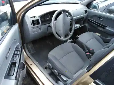 Veículo de Sucata kia rio ls berlina do ano 2003 alimentado a5d