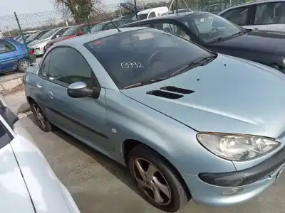 Sloopvoertuig peugeot 206 cc cc van het jaar 2001 aangedreven nfu