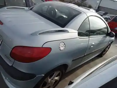 Sloopvoertuig peugeot 206 cc cc van het jaar 2001 aangedreven nfu