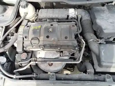 Sloopvoertuig peugeot 206 cc cc van het jaar 2001 aangedreven nfu