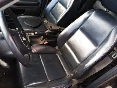 Veicolo di demolizione audi a4 berlina (8e) 1.8 t sport edition dell'anno 2001 alimentato avj