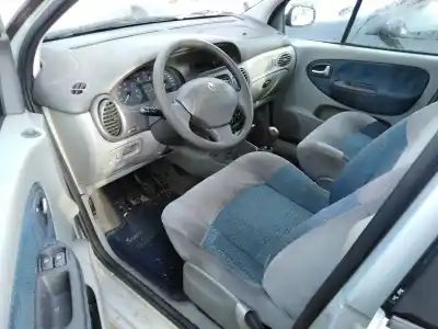 Scrapping Vehicle renault scenic (ja..) 1.9 dci authentique of the year 2002 powered f9q k7