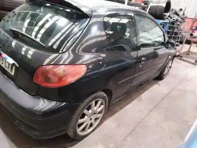 Veicolo di demolizione peugeot                                            206 berlina                                                                                                                                                                                                                                                xs                                                                                                                                                                                                                                                         dell'anno 2004 alimentato nfu