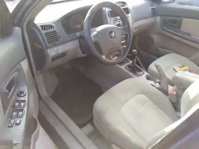 Veículo de Sucata kia cerato 2.0 ex crdi berlina do ano 2004 alimentado d4ea