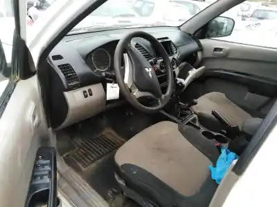 Здавання транспортного засобу mitsubishi l 200 (ka0/kb0) cabina doble invite 4x4 року 2010 потужний 4d56