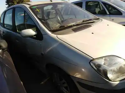 Véhicule à la ferraille renault scénic i monospace (ja0/1_, fa0_) 1.9 dti (ja1u) de l'année 2001 alimenté f9q q7