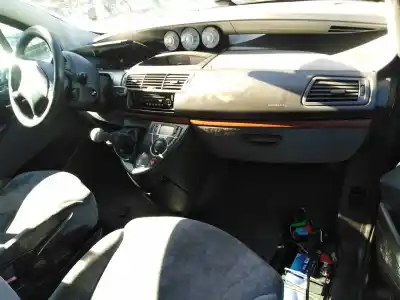 Vehicul casat citroen c8 2.2 hdi 16v premier ii al anului 2006 alimentat 4hw