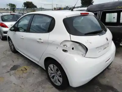Veicolo di demolizione peugeot 208 active dell'anno 2013 alimentato hm01