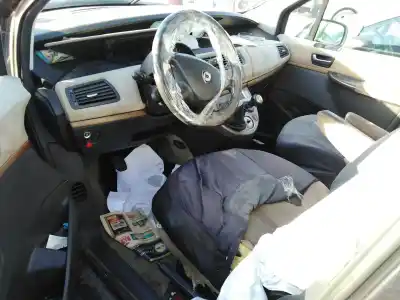 Scrapping Vehicle lancia phedra (180) 2.2 jtd cat of the year 2003 powered 4hw