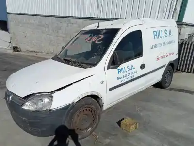 Sloopvoertuig OPEL COMBO Familiar van het jaar 2004 aangedreven Y17DTL