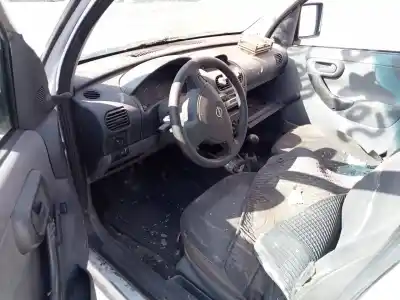 Veículo de Sucata opel combo familiar do ano 2004 alimentado y17dtl