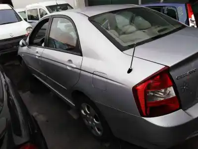 Veículo de Sucata kia cerato 1.6 lx berlina do ano 2004 alimentado g4ed