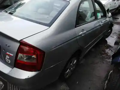 Veículo de Sucata kia cerato 1.6 lx berlina do ano 2004 alimentado g4ed