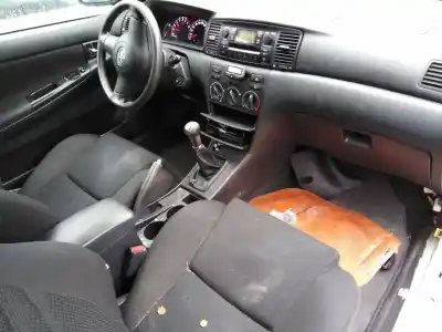 Veículo de Sucata toyota corolla (e12) 1.6 16v do ano 2004 alimentado 3zzfe
