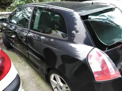 Veicolo di demolizione fiat stilo (192_) 1.6 16v (192_xb1a) dell'anno 2003 alimentato 182b6000