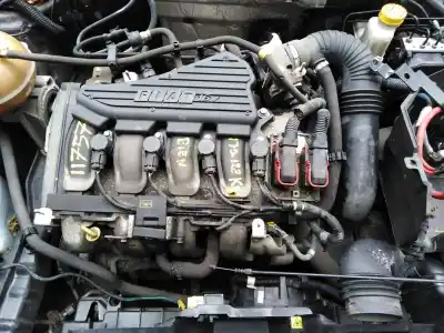 Veicolo di demolizione fiat stilo (192_) 1.6 16v (192_xb1a) dell'anno 2003 alimentato 182b6000