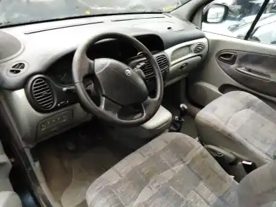 Scrapping Vehicle renault scenic rx4 (ja0) 1.9 dci salomon of the year 2001 powered f9q k7