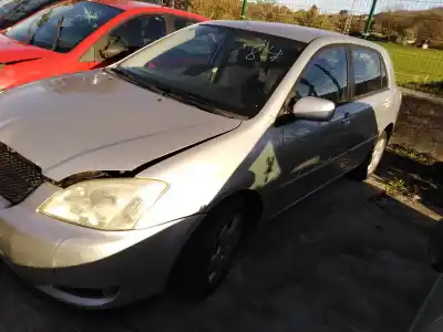 Veículo de Sucata toyota corolla (e12) 2.0 d-4d linea sol berlina do ano 2003 alimentado 1cdftv