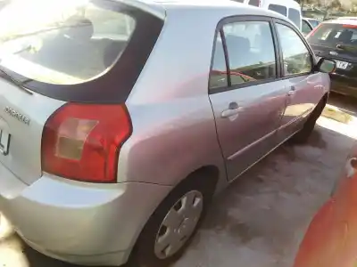 Veículo de Sucata toyota corolla (e12) 2.0 d-4d linea sol berlina do ano 2003 alimentado 1cdftv