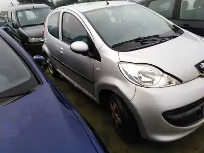 Véhicule à la ferraille peugeot                                            107                                                                                                                                                                                                                                                        urban move                                                                                                                                                                                                                                                 de l'année 2008 alimenté 1kr