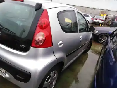 Véhicule à la ferraille peugeot                                            107                                                                                                                                                                                                                                                        urban move                                                                                                                                                                                                                                                 de l'année 2008 alimenté 1kr