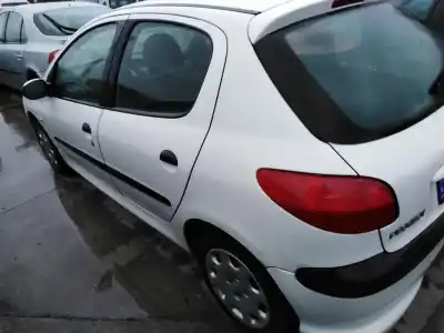 Vehicul casat peugeot                                            206 berlina                                                                                                                                                                                                                                                x-line                                                                                                                                                                                                                                                     al anului 2006 alimentat 8hz