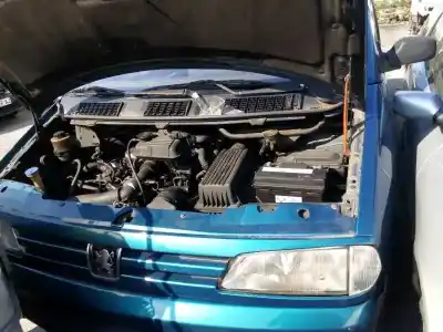 Veicolo di demolizione peugeot 806 srdt dell'anno 1997 alimentato p8c
