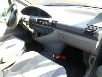 Veicolo di demolizione peugeot 806 srdt dell'anno 1997 alimentato p8c