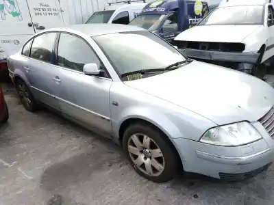 Sloopvoertuig volkswagen                                         passat berlina (3b3)                                                                                                                                                                                                                                       2.5 v6 tdi                                                                                                                                                                                                                                                 van het jaar 2002 aangedreven akn