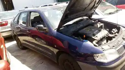 Veículo de Sucata seat cordoba berlina (6k2) stella do ano 2000 alimentado akk