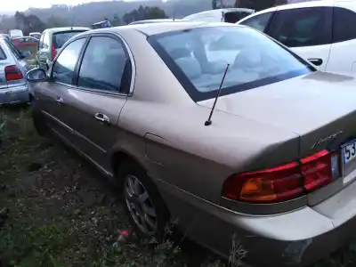 Veículo de Sucata kia magentis se do ano 2001 alimentado g4jp