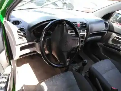 Véhicule à la ferraille kia picanto 1.1 active de l'année 2004 alimenté g4hg