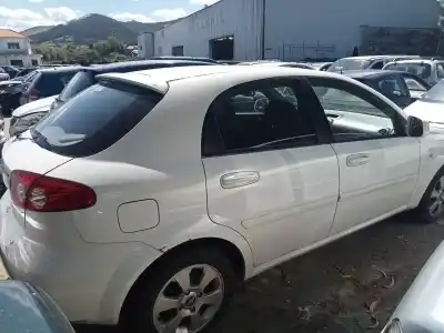 Veicolo di demolizione chevrolet lacetti sx dell'anno 2010 alimentato f16d3