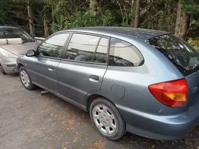 Veículo de Sucata kia rio ls berlina do ano 2001 alimentado a3e