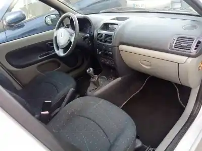 Здавання транспортного засобу renault clio ii fase ii (b/cb0) authentique року 2003 потужний d7fg7