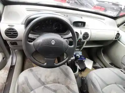 Здавання транспортного засобу renault kangoo (f/kc0) oasis року 2001 потужний f9q r7