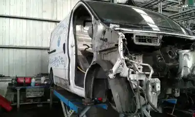 Veículo de Sucata RENAULT TRAFIC COMBI (AB 4.01) 9 - plazas (L1H1) 2.9t Combi corto do ano 2004 alimentado 