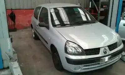 Здавання транспортного засобу renault clio ii fase ii (b/cb0) року 2004 потужний 