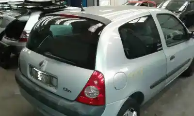 Здавання транспортного засобу renault clio ii fase ii (b/cb0) року 2004 потужний 