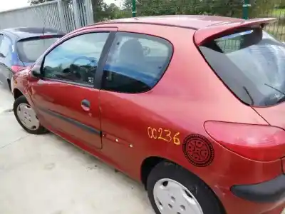 Sloopvoertuig peugeot                                            206 berlina                                                                                                                                                                                                                                                xr                                                                                                                                                                                                                                                         van het jaar 1999 aangedreven dw8