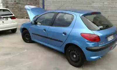 Veicolo di demolizione peugeot                                            206 berlina                                                                                                                                                                                                                                                xt                                                                                                                                                                                                                                                         dell'anno 1998 alimentato dw8