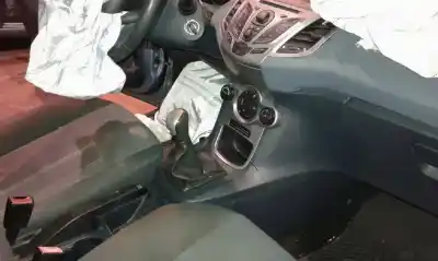 Veicolo di demolizione ford fiesta (cb1) titanium dell'anno 2009 alimentato 