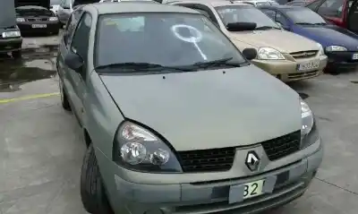 Véhicule à la ferraille renault clio ii fase ii (b/cb0) authentique de l'année 2002 alimenté 