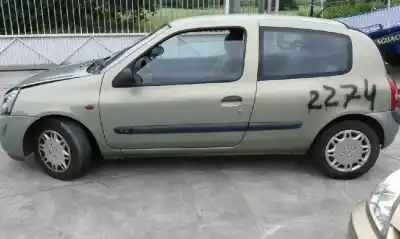 Véhicule à la ferraille renault clio ii fase ii (b/cb0) authentique de l'année 2002 alimenté 