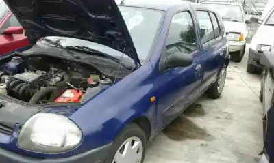 Veicolo di demolizione renault clio ii fase i (b/cbo) 1.2 dell'anno 1999 alimentato 