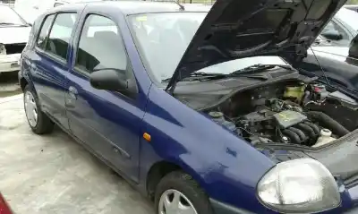 Veicolo di demolizione renault clio ii fase i (b/cbo) 1.2 dell'anno 1999 alimentato 