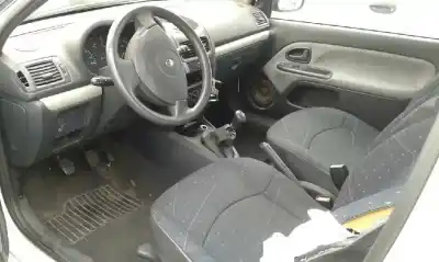 Здавання транспортного засобу renault clio ii fase ii (b/cb0) authentique року 2002 потужний 