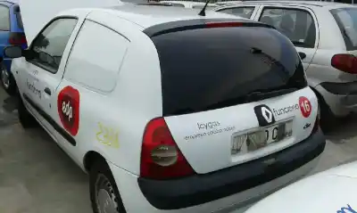 Здавання транспортного засобу renault clio ii fase ii (b/cb0) authentique року 2002 потужний 