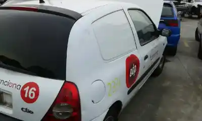 Здавання транспортного засобу renault clio ii fase ii (b/cb0) authentique року 2002 потужний 
