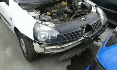 Здавання транспортного засобу renault clio ii fase ii (b/cb0) authentique року 2002 потужний 